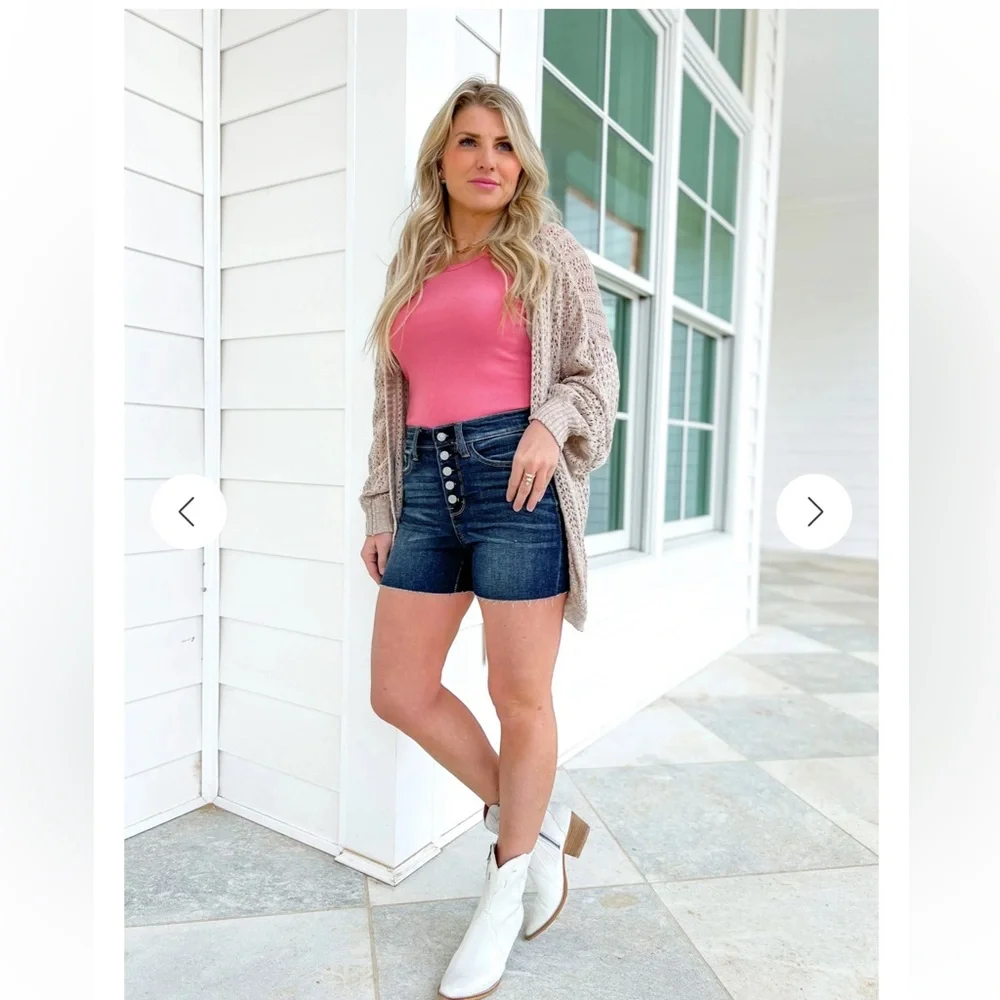 Judy‎ Blue Love Affair Button Fly Cut Off Shorts. Women’s 2XL: 18-20W. - Picture 8 of 8